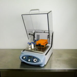 Thermo Barnstead MaxQ 4450 Mini Orbital Shaker with Temperature Control